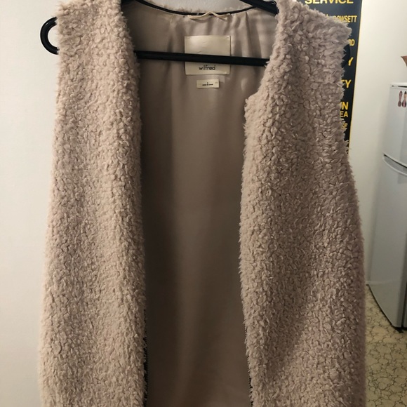 Wilfred Sherpa Vest - Picture 1 of 4